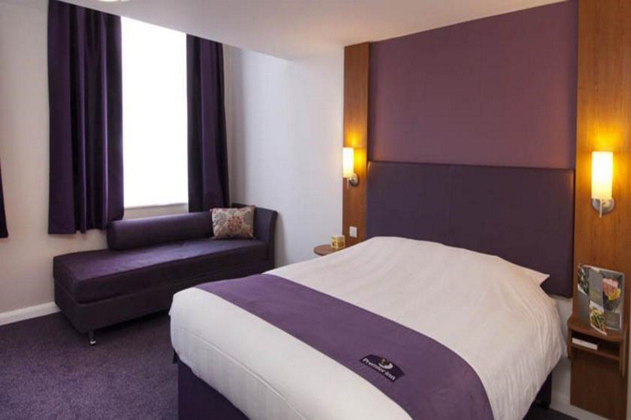 Premier Inn Liverpool John Lennon Airport Спік Екстер'єр фото