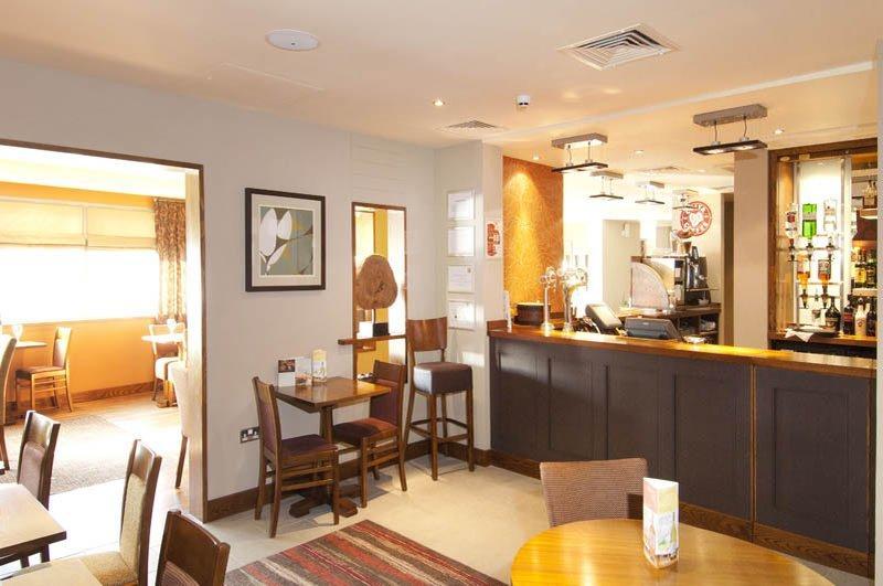 Premier Inn Liverpool John Lennon Airport Спік Екстер'єр фото